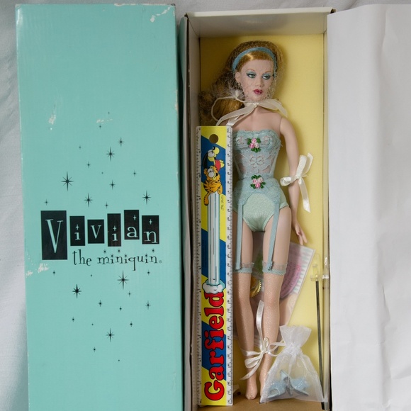 D.A.E. Original Vivian The Miniquin Circa 1960. - Picture 1 of 8